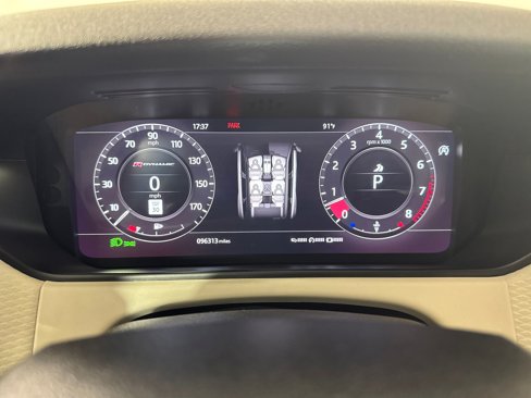 Used 2018 Land Rover Range Rover Velar R-Dynamic SE image 20