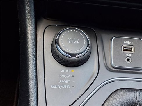 Used 2022 Jeep Cherokee Latitude Lux image 5