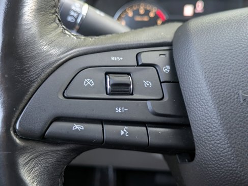 Used 2019 Cadillac XT4 Luxury w/ Cold Weather Package image 17