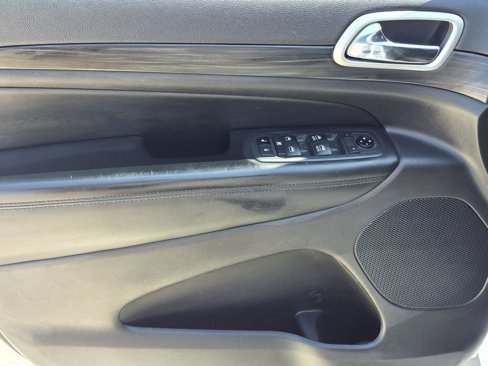 Used 2021 Jeep Grand Cherokee Laredo X image 12