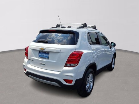 Certified 2022 Chevrolet Trax LT w/ LT Convenience Package image 6