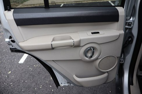 Used 2006 Jeep Commander Limited w/ Trailer Tow Group IV image 26