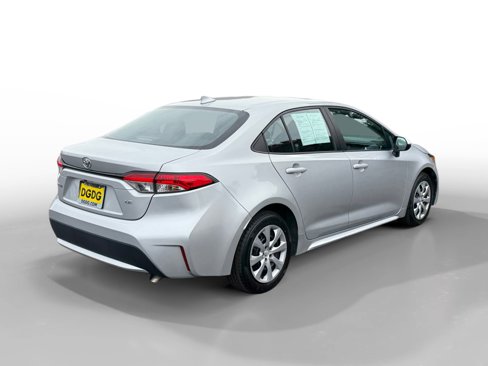 Used 2022 Toyota Corolla LE image 5