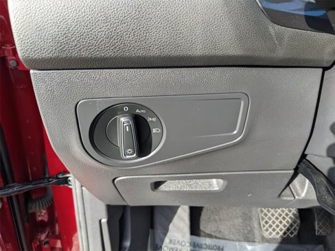 Used 2020 Volkswagen Tiguan SE w/ Panoramic Sunroof Package image 28