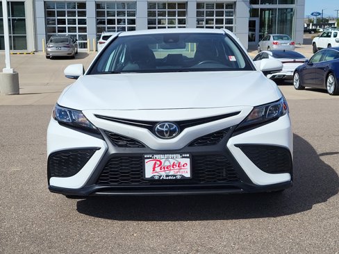 Used 2023 Toyota Camry SE image 5