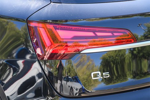 Used 2022 Audi Q5 2.0T Premium w/ Convenience Package image 11