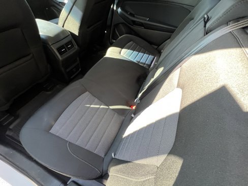 Used 2019 Ford Edge SE image 10