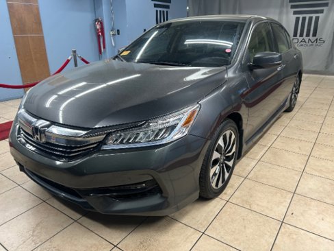 Used 2017 Honda Accord Touring image 1