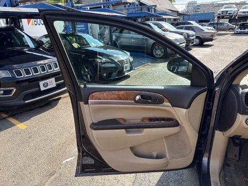 Used 2011 Buick Enclave CXL image 10