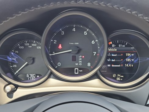 Certified 2024 Porsche Macan image 24