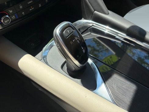 Used 2020 Buick Enclave Premium w/ Sun and Sites Package image 19