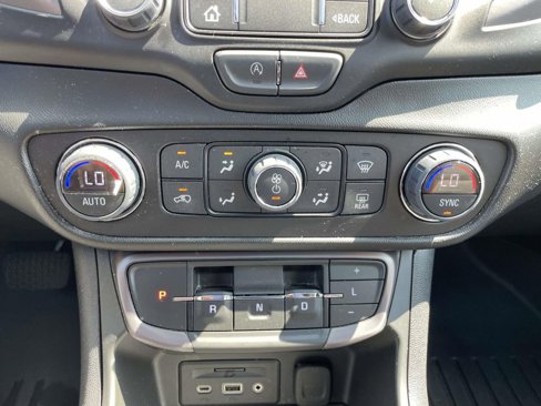Used 2022 GMC Terrain AT4 w/ Infotainment Package II image 30