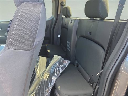 Used 2025 Nissan Frontier SV image 27