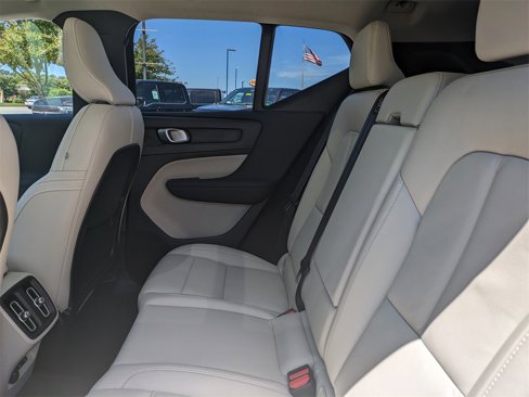Certified 2024 Volvo XC40 B5 Plus w/ Protection Package Premier image 14