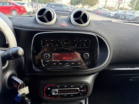 Used 2018 smart fortwo electric drive image 14