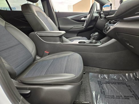 Certified 2025 Buick Envista Preferred w/ Convenience I Package image 16