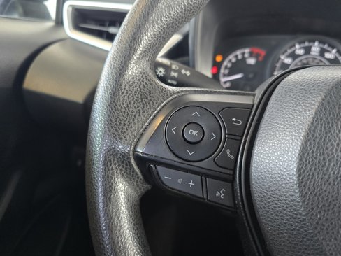 Used 2022 Toyota Corolla L image 11