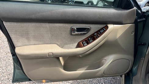 Used 2003 Subaru Outback Wagon image 10