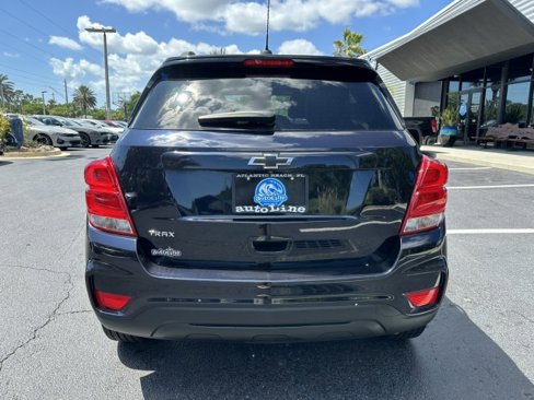 Used 2022 Chevrolet Trax LT w/ Sport Edition image 5