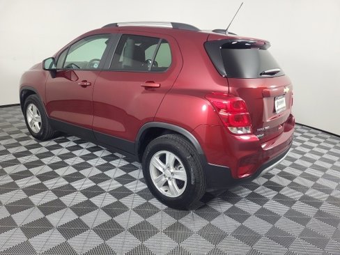 Used 2022 Chevrolet Trax LT w/ LT Convenience Package image 14