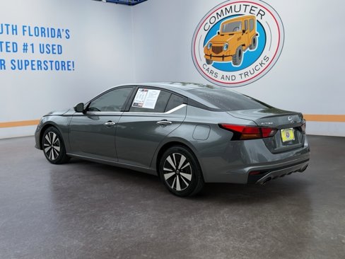 Used 2020 Nissan Altima 2.5 SV image 3