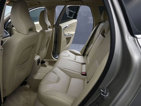 Used 2016 Volvo XC60 T6 w/ Proximity Package image 30