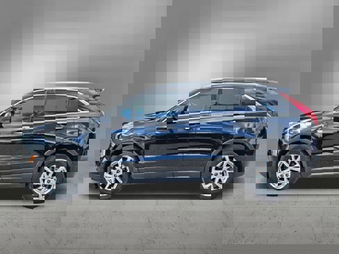 Used 2019 Cadillac XT4 Luxury image 3
