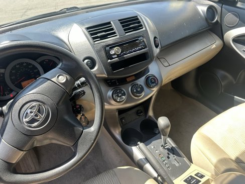 Used 2011 Toyota RAV4 4WD image 8