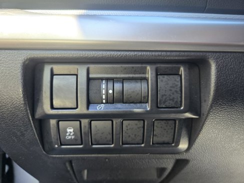 Used 2017 Subaru Outback 2.5i image 16