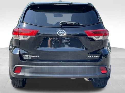 Used 2019 Toyota Highlander XLE w/ Phone Cable & Charge Package image 20