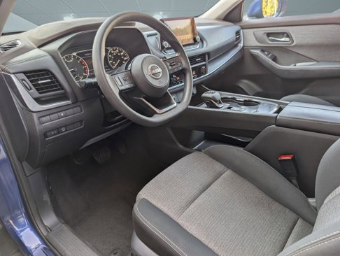 Used 2023 Nissan Rogue SV image 4