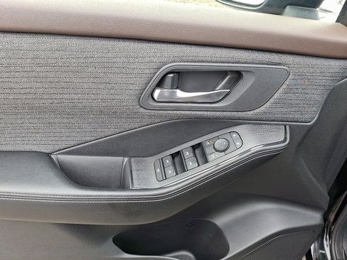 Certified 2021 Nissan Rogue SV image 13