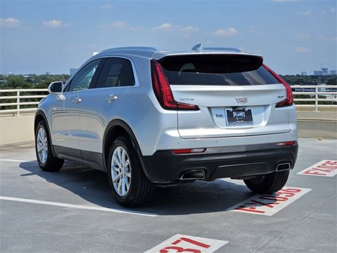 Used 2019 Cadillac XT4 Luxury w/ Cold Weather Package image 5