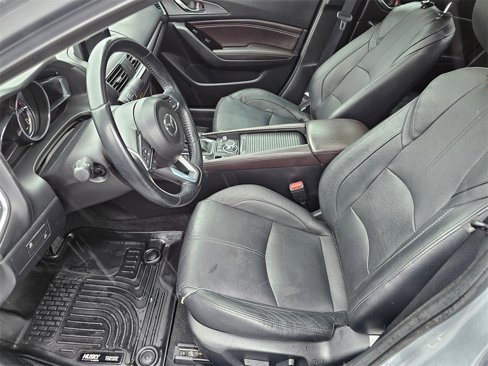 Used 2018 MAZDA MAZDA3 Grand Touring image 16