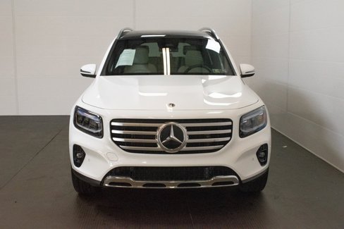 Used 2024 Mercedes-Benz GLB 250 4MATIC image 2