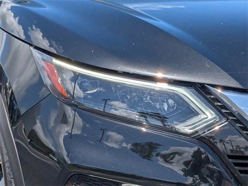 Used 2022 Nissan Rogue Sport SL w/ Premium Package image 9
