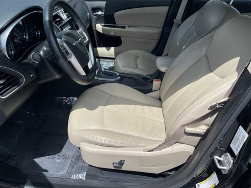 Used 2013 Chrysler 200 Limited image 10