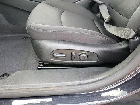 Used 2023 Chevrolet Malibu LT image 12