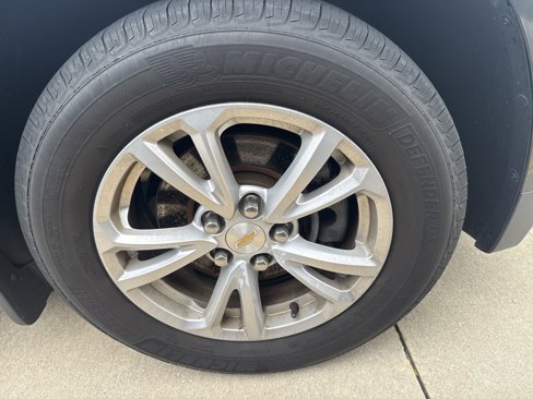 Used 2017 Chevrolet Equinox LS image 4