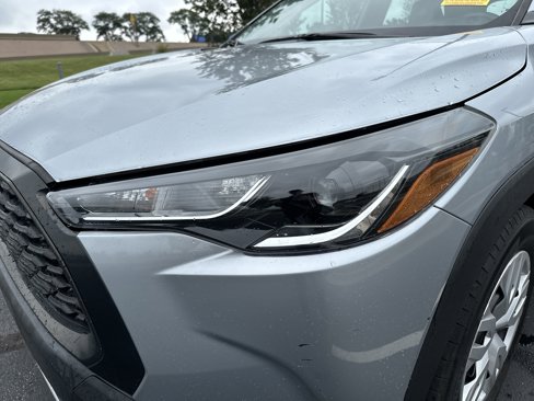 Used 2023 Toyota Corolla Cross L image 6