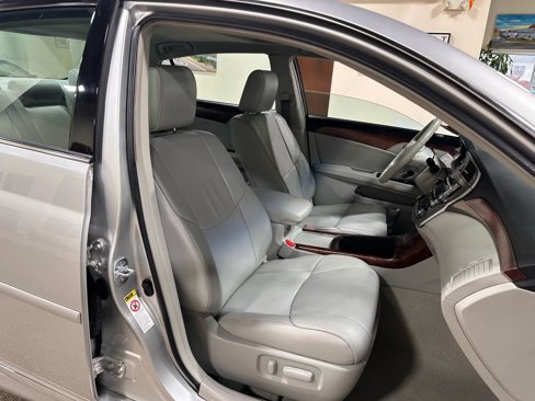 Used 2012 Toyota Avalon Limited image 42