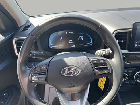 Used 2023 Hyundai Venue SEL image 8
