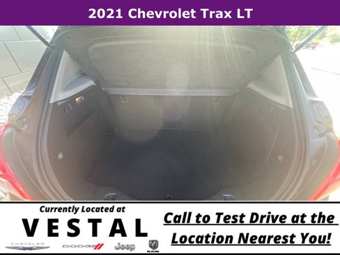 Used 2021 Chevrolet Trax LT w/ LT Convenience Package image 10