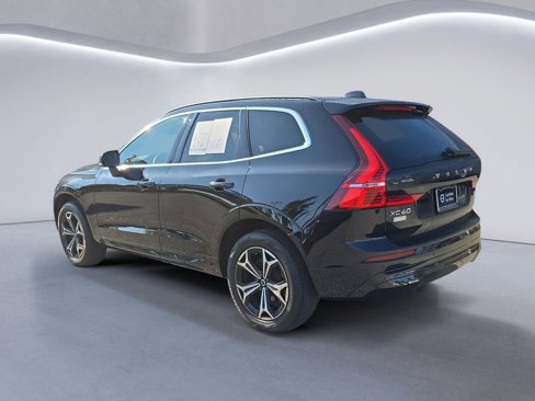 Certified 2022 Volvo XC60 B5 Momentum w/ Climate Package image 5