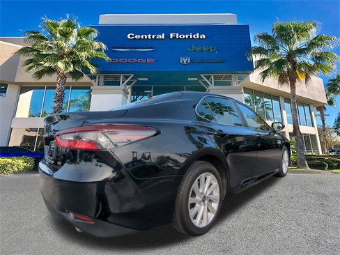 Used 2024 Toyota Camry LE image 5
