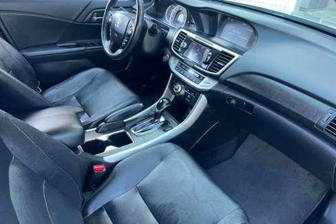 Used 2015 Honda Accord Touring image 12
