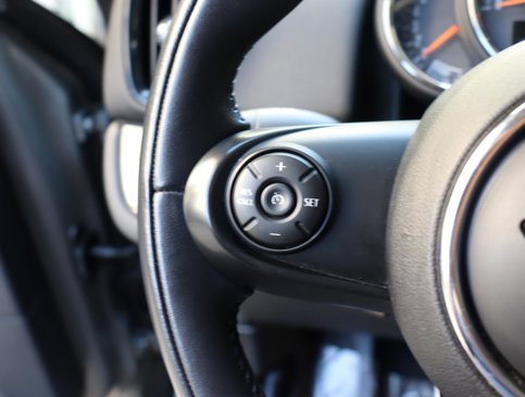 Used 2018 MINI Cooper Countryman w/ Premium Package image 18