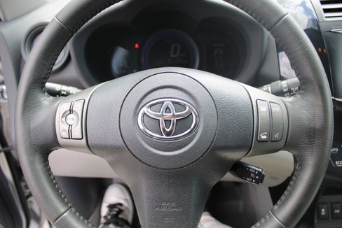 Used 2012 Toyota RAV4 EV image 11
