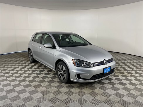 Used 2016 Volkswagen e-Golf SE w/ DC Fast Charging Package image 16