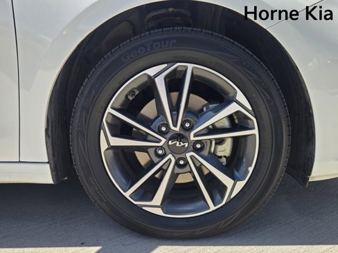 Used 2023 Kia Forte LXS image 8